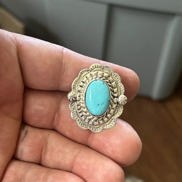 STERLING SILVER NATIVE AMERICAN SIGNED CONCHO STYLE TURQUOISE RING SZ 8.5 .925 - Picture 10 of 10